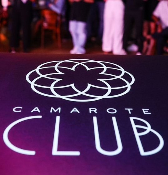 Camarote Club reúne convidados em noite de lançamento do tema de 2024