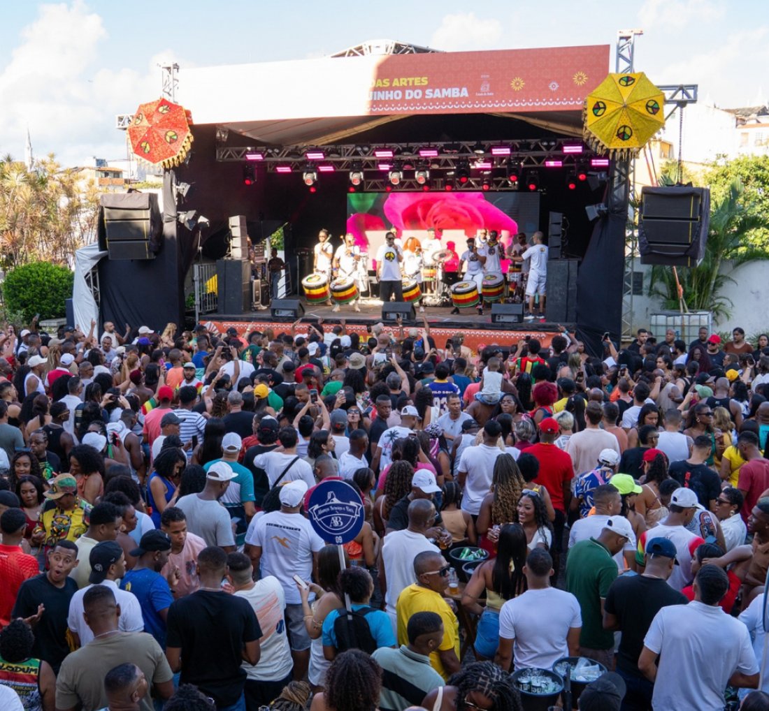 Ensaio do Olodum lota Praça das Artes no Pelourinho