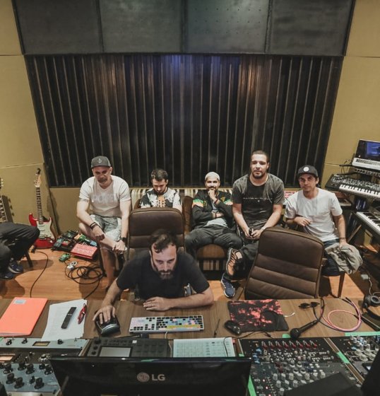 Adão Negro grava novo álbum em Brasília no estúdio de Alexandre do Natiruts