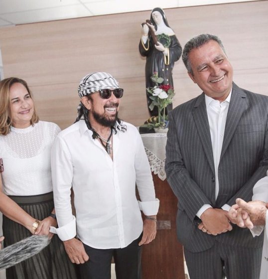 Bell Marques inaugura novo prédio em hospital baiano Bell Marques inaugura novo prédio em hospital baiano