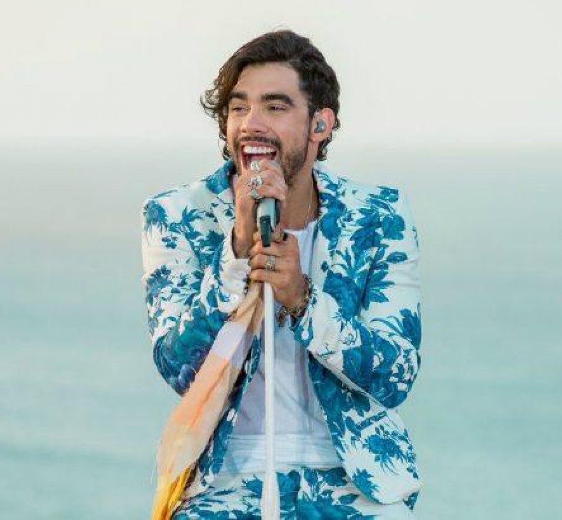 [Léo Santana e Gabriel Diniz comandam festa no Armazém Hall]