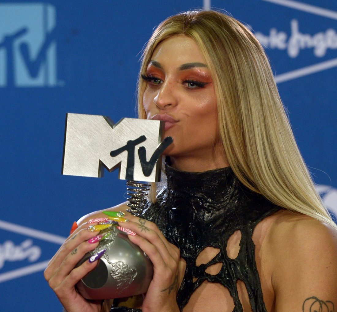 [Pabllo Vittar vence prêmio de melhor artista brasileiro no MTV EMA 2019]