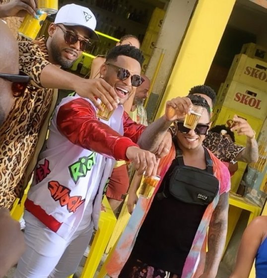 Parangolé grava vídeo em Amaralina Parangolé grava vídeo em Amaralina