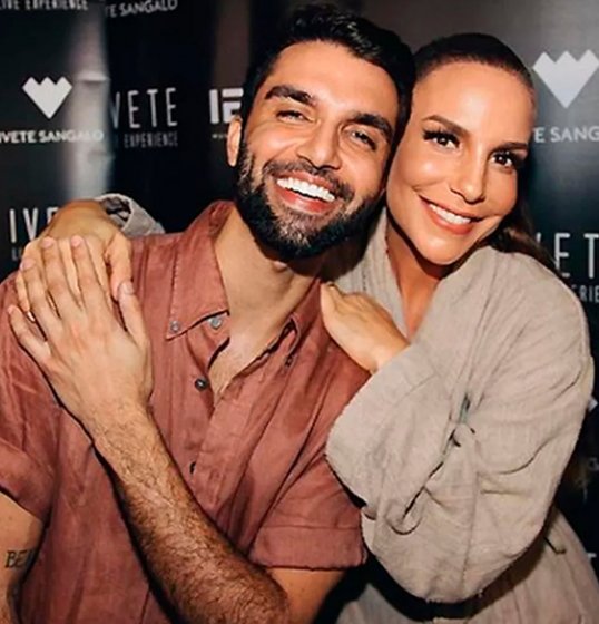 Silva anuncia lançamento de música nova com Ivete Sangalo Silva anuncia lançamento de música nova com Ivete Sangalo