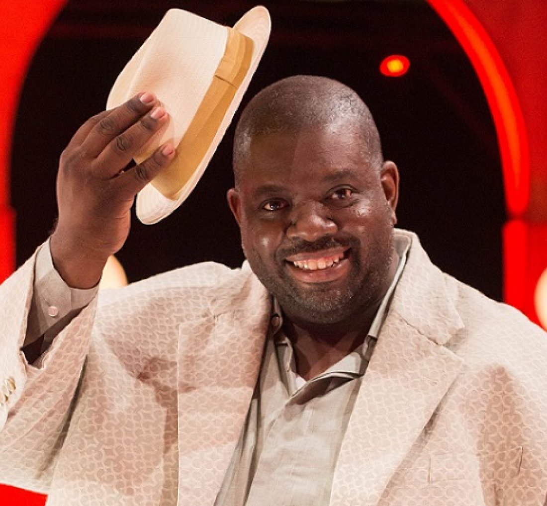 Péricles faz cover inesperado de [Péricles faz cover inesperado de