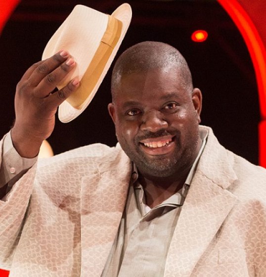 Péricles faz cover inesperado de Péricles faz cover inesperado de