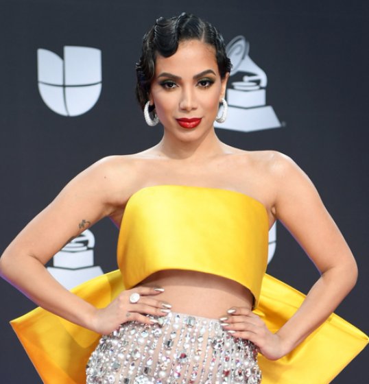 Anitta vai a festa do Grammy Latino 2019 e não pega ninguém