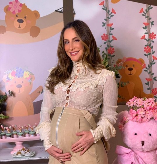 Claudia Leitte conta um pouco mais sobre ser mãe de menina Claudia Leitte conta um pouco mais sobre ser mãe de menina