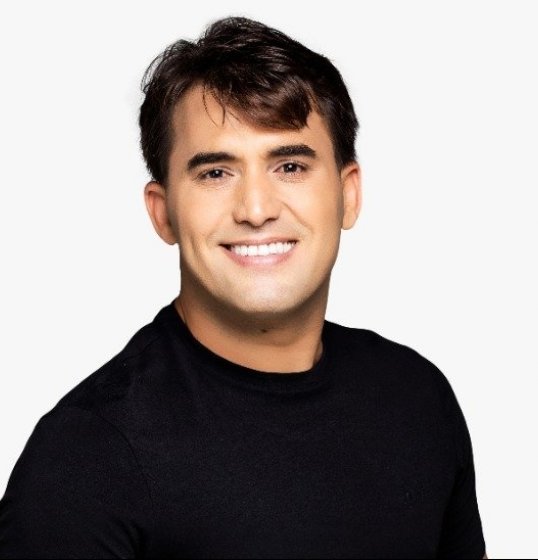 Tayrone lança novo CD em homenagem aos sucessos de sua carreira Tayrone lança novo CD em homenagem aos sucessos de sua carreira