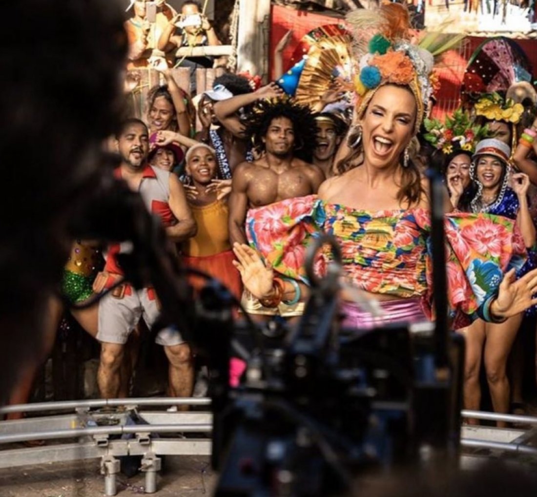 [Ivete Sangalo grava clipe novo em Praia do Forte]
