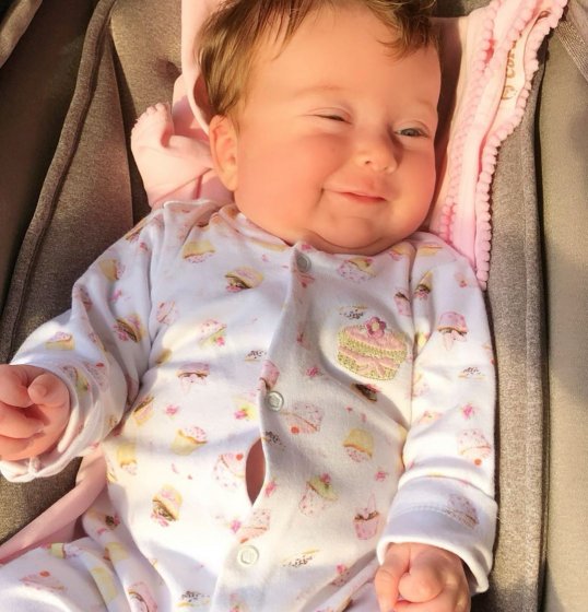 Claudia Leitte posta vídeo fofo da sua filha sorrindo Claudia Leitte posta vídeo fofo da sua filha sorrindo