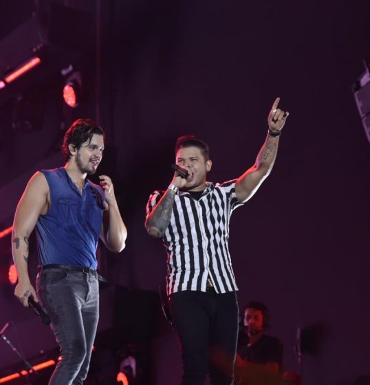 Luan Santana convida Tierry para cantar Luan Santana convida Tierry para cantar