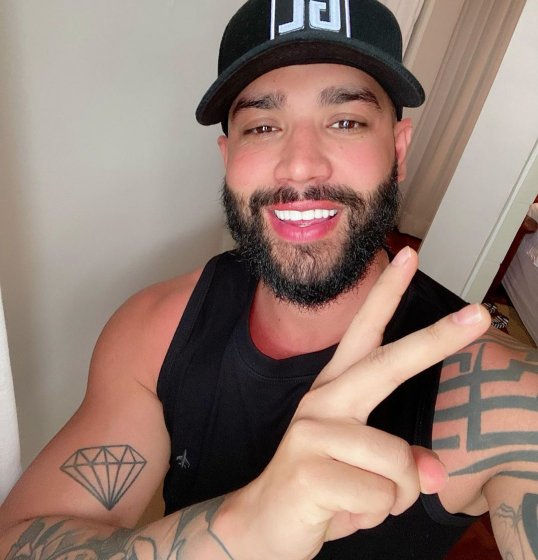 Gusttavo Lima fala sobre intimidades em show Gusttavo Lima fala sobre intimidades em show