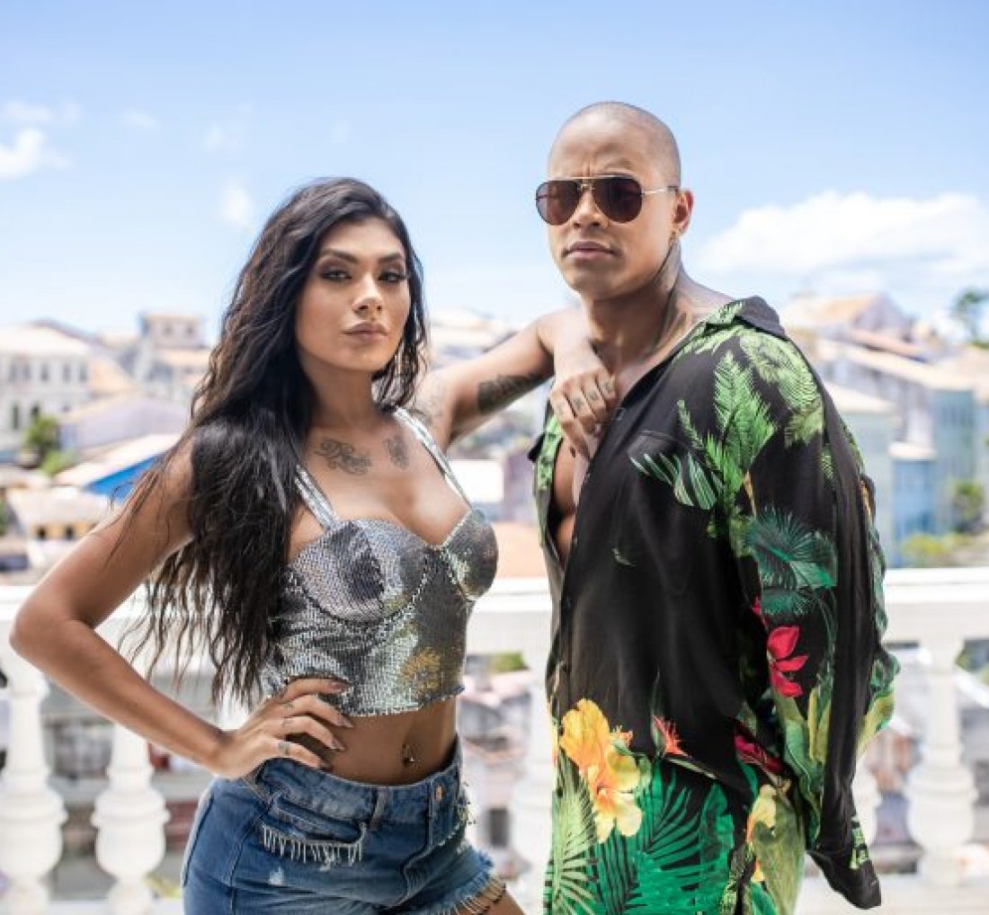 [Pocah fala sobre gravação do clipe com Léo Santana, em Salvador]