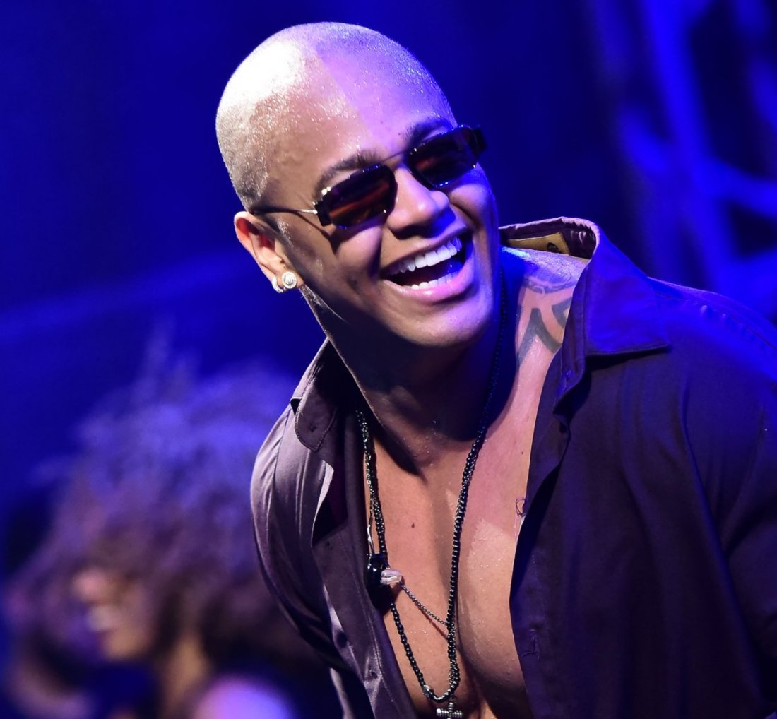 [Saiba a maratona de shows de Léo Santana no carnaval]