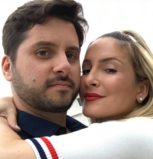 Após polêmica com Silvio Santos, Claudia Leitte recebe apoio do marido e de famosos