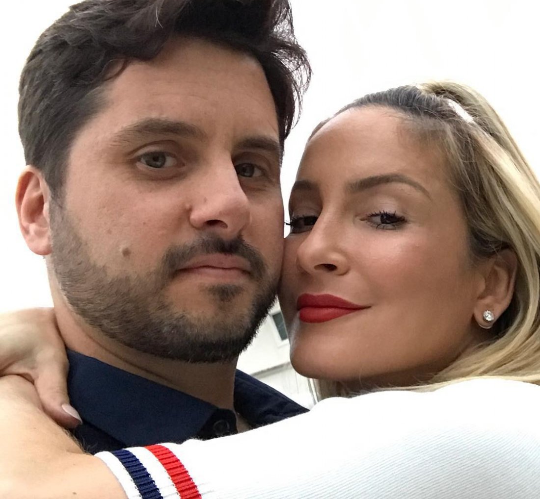 [Após polêmica com Silvio Santos, Claudia Leitte recebe apoio do marido e de famosos]