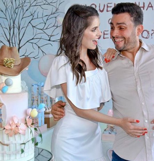 Mano Walter faz chá revelação para descobrir sexo do bebê Mano Walter faz chá revelação para descobrir sexo do bebê