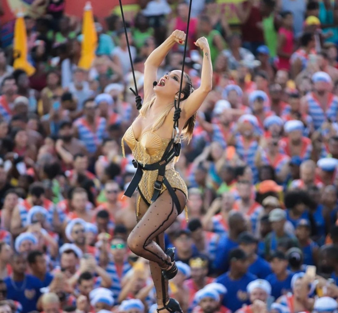[Claudia Leitte e a inovação no Carnaval de Salvador ]