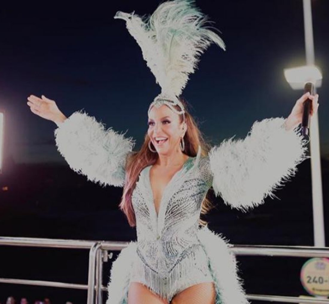 [Ivete Sangalo convida Vanessa Da Mata para cantar no seu trio]