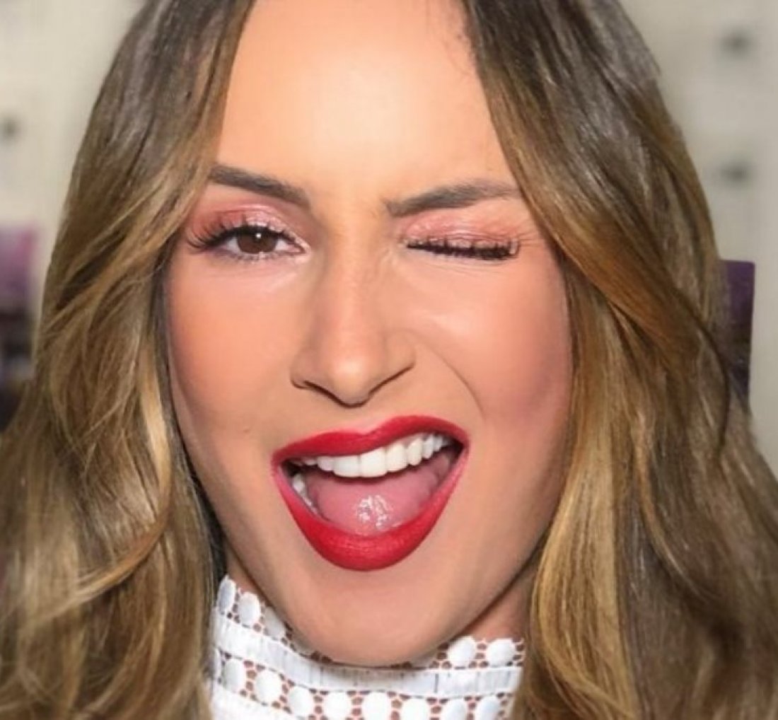 [Claudia Leitte posta vídeo se divertindo com a família ]