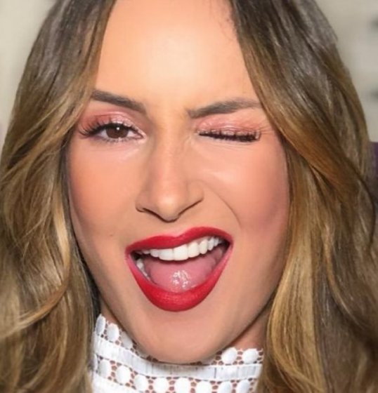 Claudia Leitte posta vídeo se divertindo com a família Claudia Leitte posta vídeo se divertindo com a família