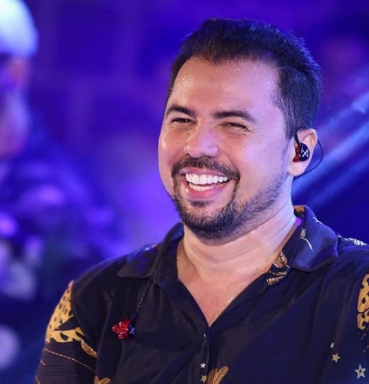 Xand Avião lança EP novo: “Vem X Aí” Xand Avião lança EP novo: “Vem X Aí”