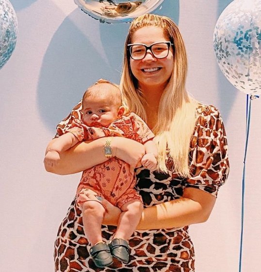 Marília Mendonça posta foto fofa com o filho Marília Mendonça posta foto fofa com o filho