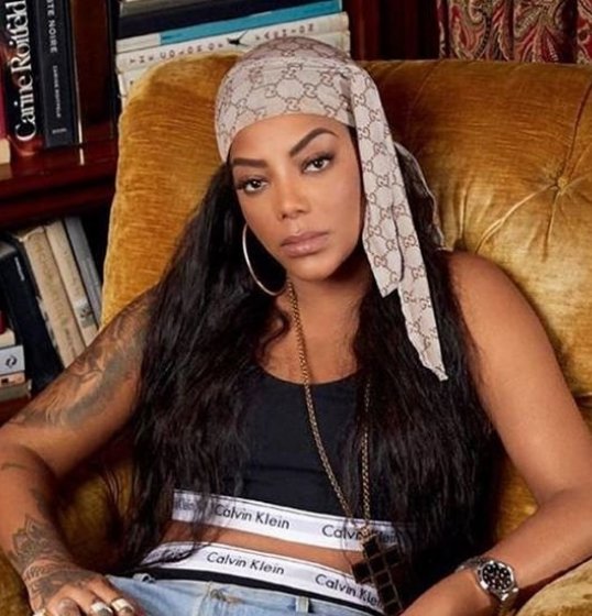 Ludmilla adianta dez cachês para sua banda Ludmilla adianta dez cachês para sua banda