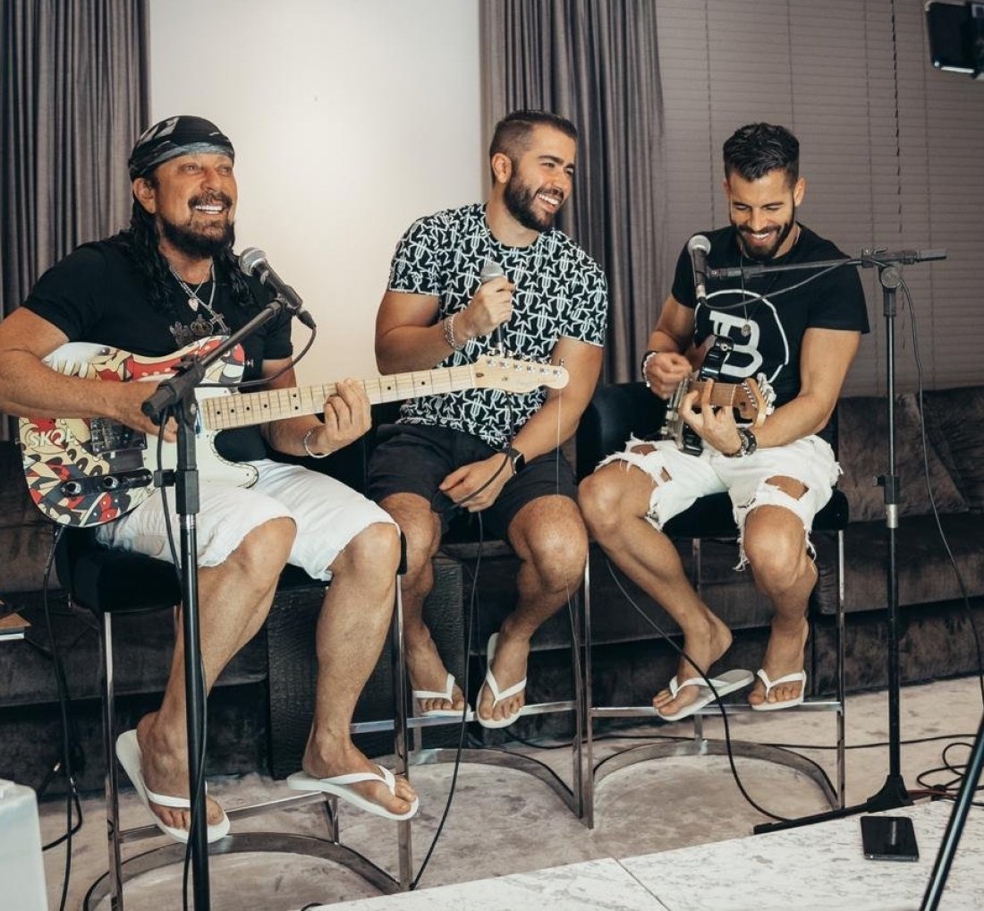 [Bell Marques e Rafa e Pipo fazem live para mais de 100 mil pessoas]
