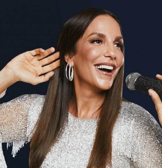 Ivete Sangalo faz doação de mil camas box e 5 mil roupas para pessoas pobres com coronavírus