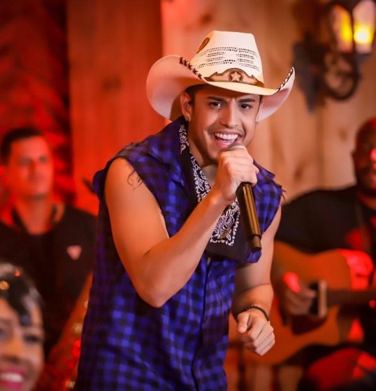 SALOON DO PIDA! Entrevista exclusiva com Kevi Jonny SALOON DO PIDA! Entrevista exclusiva com Kevi Jonny