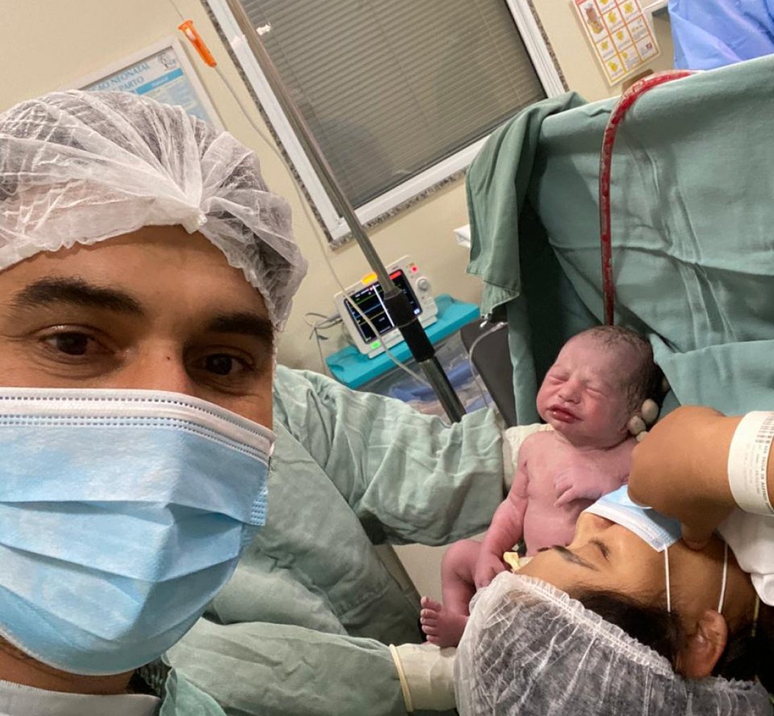 [Nasce Nicolas, novo filho do cantor Tayrone]