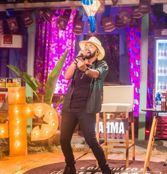 Novo clipe de Unha Pintada bate 2 milhões de visualizações Novo clipe de Unha Pintada bate 2 milhões de visualizações