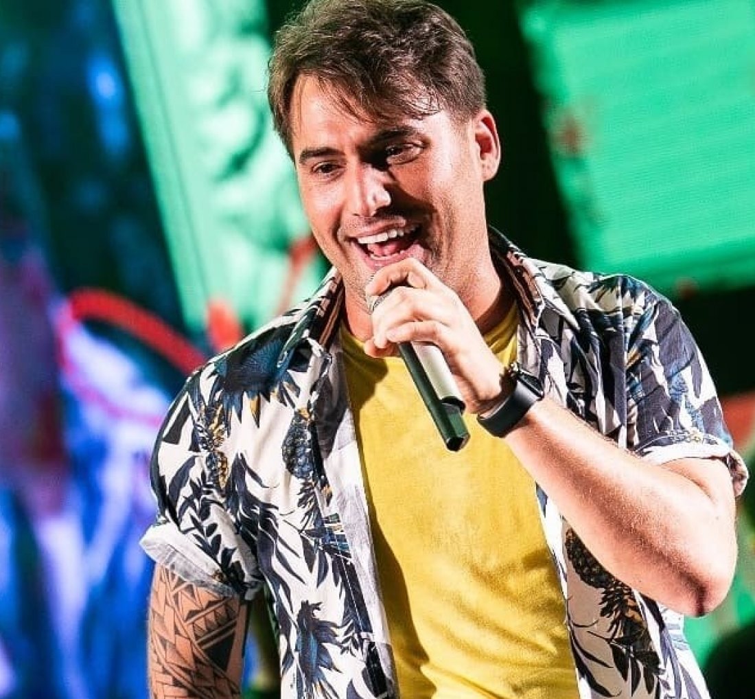 [Tayrone, Unha Pintada e Zezo comandam ‘Arrocha Gold’ no Armazém Hall]