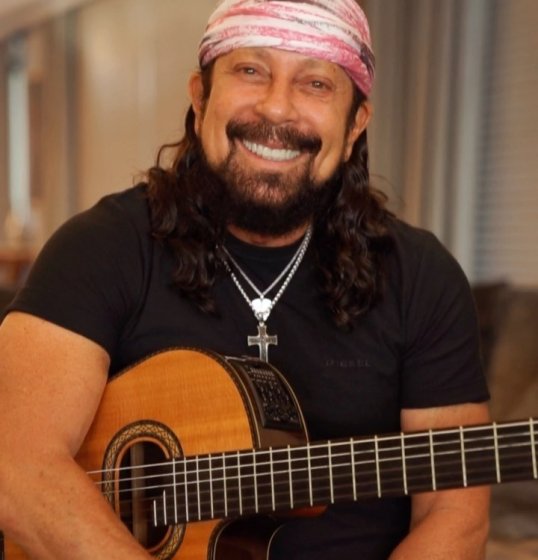 Bell Marques sofre acidente jogando tênis Bell Marques sofre acidente jogando tênis