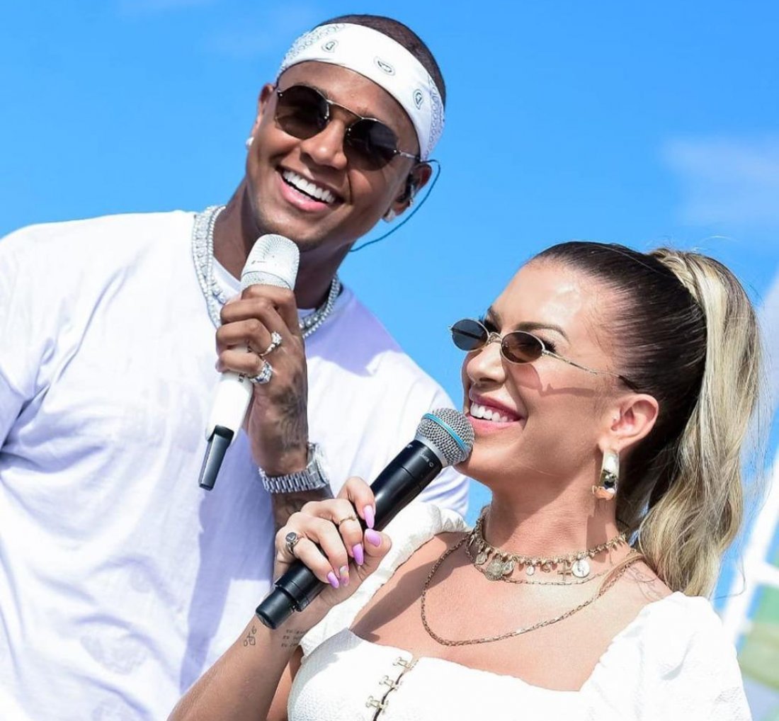 [Léo Santana afirma que casará com Lore Improta em 2021]