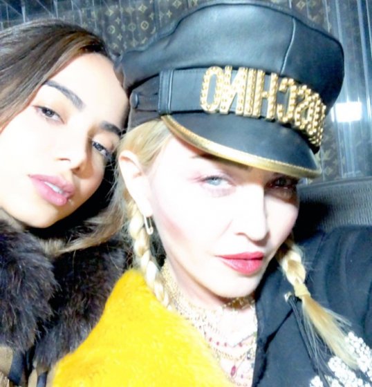 Anitta posta foto com Madonna e público questiona sobre colaboração