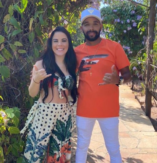 Unha Pintada grava novo clipe com participação da Japinha do Conde do Forró Unha Pintada grava novo clipe com participação da Japinha do Conde do Forró