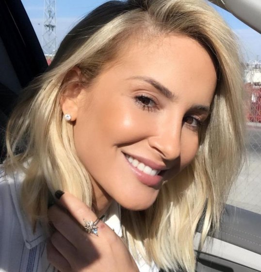 Claudia Leitte fala sobre perrengues do início da carreira Claudia Leitte fala sobre perrengues do início da carreira