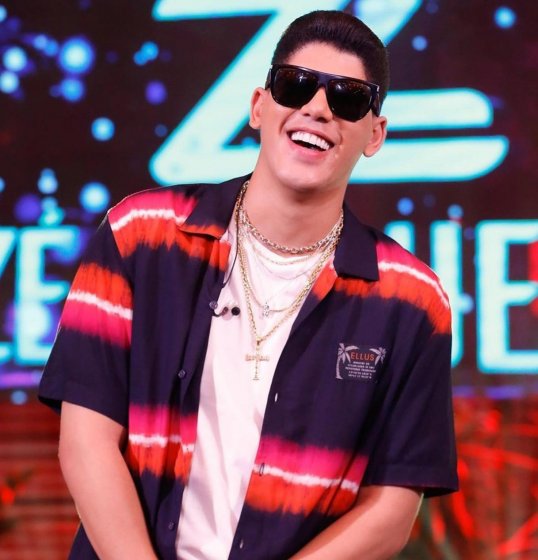 Zé Vaqueiro lança novo clipe da música “Meia Noite” Zé Vaqueiro lança novo clipe da música “Meia Noite”