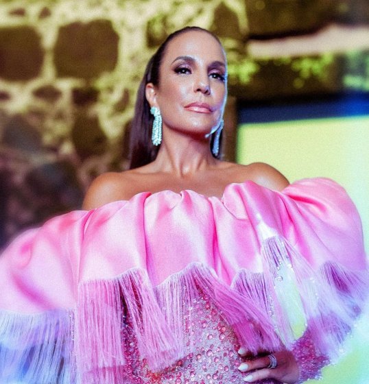 Ivete Sangalo ganha prêmio de melhor iniciativa digital de personalidades pelo iBest Ivete Sangalo ganha prêmio de melhor iniciativa digital de personalidades pelo iBest