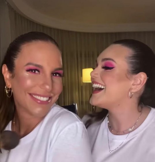 Ivete Sangalo posta making of do vídeo de make com Leticia Gomes