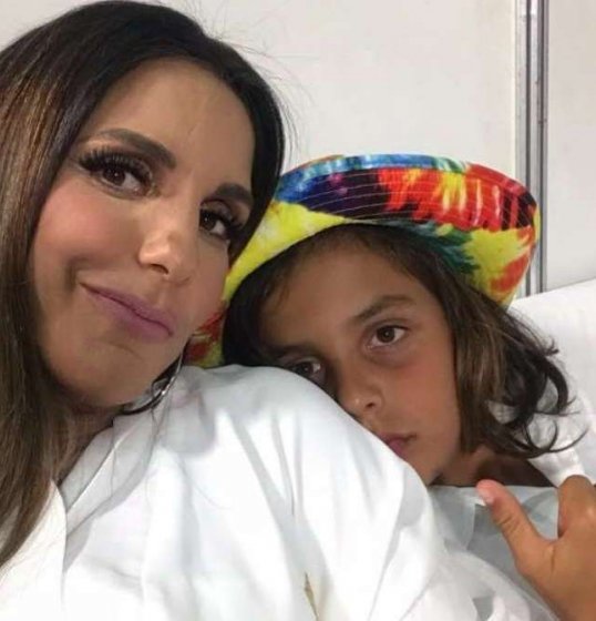 Ivete Sangalo compartilha vídeo do seu filho tocando teclado Ivete Sangalo compartilha vídeo do seu filho tocando teclado