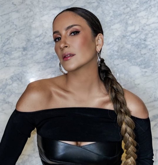 Claudia Leitte conta que há anos pensa em fazer projeto com Ivete Sangalo Claudia Leitte conta que há anos pensa em fazer projeto com Ivete Sangalo