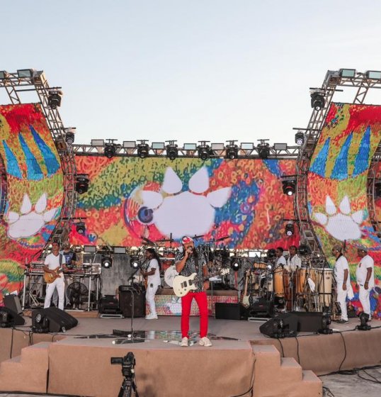 Bell Marques emociona Brasil com live direto da Baía de Todos os Santos Bell Marques emociona Brasil com live direto da Baía de Todos os Santos