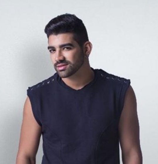 Dilsinho anuncia participação do Sorriso Maroto no seu primeiro DVD Dilsinho anuncia participação do Sorriso Maroto no seu primeiro DVD