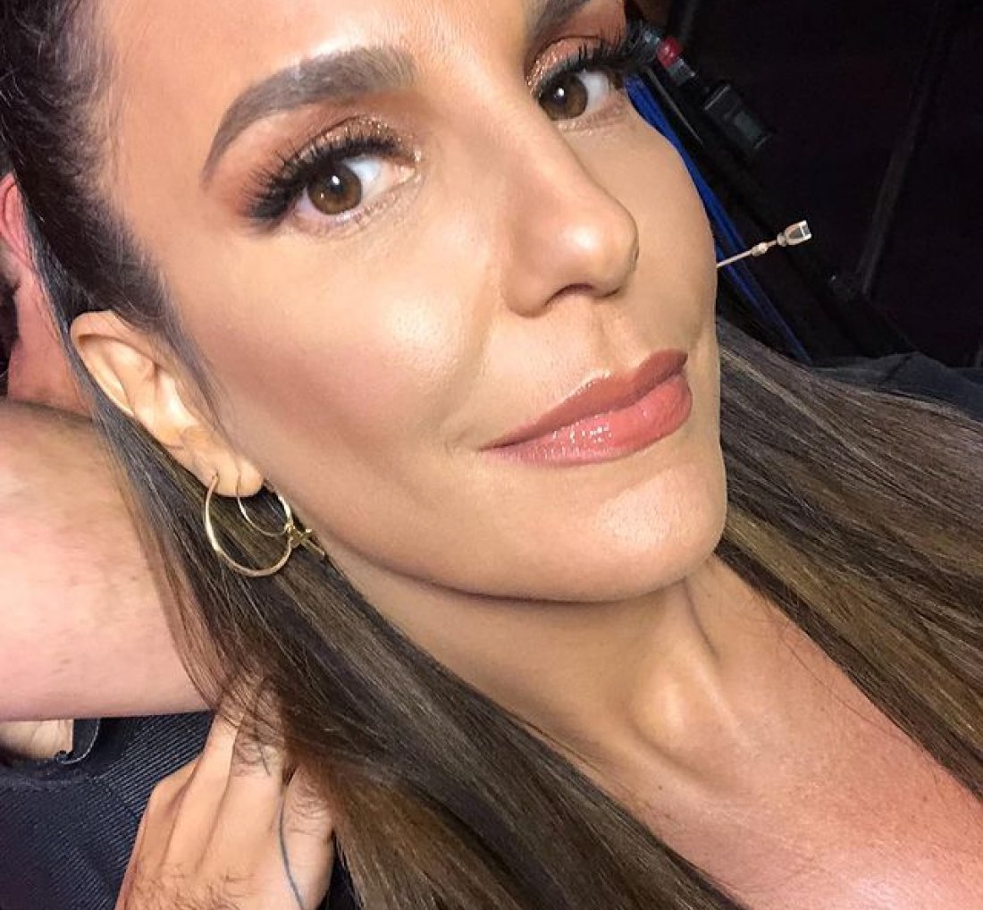 [Ivete Sangalo marca live para o dia das mães.]
