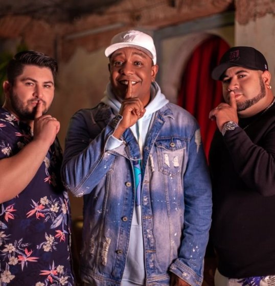 Márcio Victor, do Psirico, e Os Barões da Pisadinha lançam o single “Sigilinho” Márcio Victor, do Psirico, e Os Barões da Pisadinha lançam o single “Sigilinho”