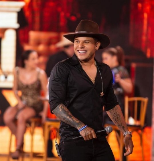 “Chorei no Cabaré”: nova música de Tierry tem quase 1 milhão de views em 24 horas “Chorei no Cabaré”: nova música de Tierry tem quase 1 milhão de views em 24 horas